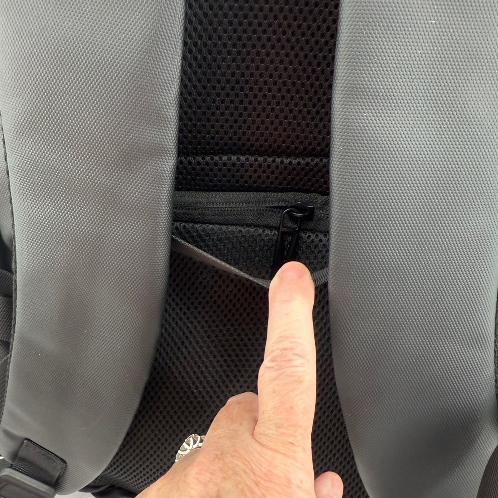 Vacuum Seal Backpack Travel Expandable TSA Lock Compression System with Pump NEW - Picture 6 of 16